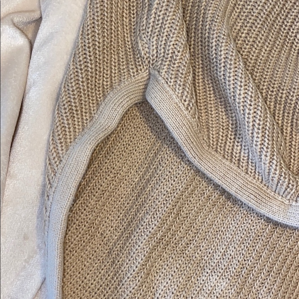 (SOLD) Express Sweater - Picture 3 of 3